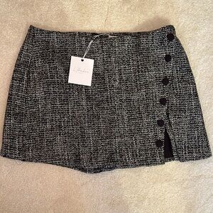 L’ACADEMIE - MINI SKIRT - NEW WITH TAGS